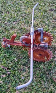 lot 176 image: VINTAGE CAST IRON WORKING LAWN TRAVELING TRACTOR WATERING SPRINKLER RARE