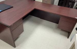 lot 71 image: L-SHAPE OFFICE DESK IN STYLE SHOWN.