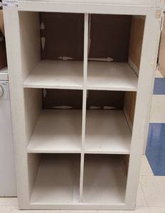 lot 76 image: WOODEN 6-CUBBIE SHELF AS SHOWN. APPROX. 26.75 W x 44 H x 24.75 D.