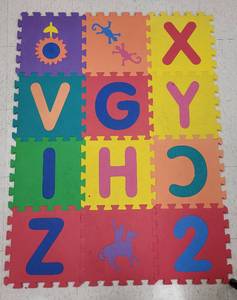 lot 141 image: CHILDRENS ROOM FLOOR MATS IN STYLE SHOWN.