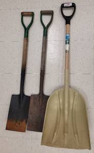 lot 153 image: (3) SHOVELS IN STYLES SHOWN. SOLD 3 X THE MONEY