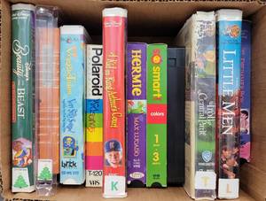 lot 186 image: ASSORTED VHS MOVIES AS SHOWN.