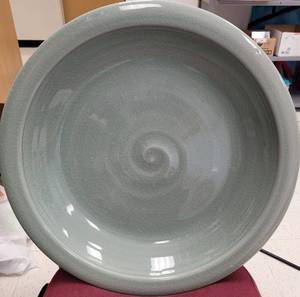 lot 191 image: LARGE CERAMIC FLOWER POT PLANTER SAUCER AS SHOWN. APPROX. 20.5 DIA. x 4 H.
