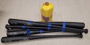 lot 198 image: PLASTIC BASEBALL BATS AND BOTTLE OF MIRACLE BUBBLES AS SHOWN.