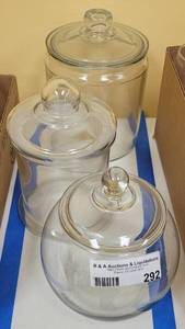 lot 292 image: (3) APOTHECARY STYLE GLASS JARS IN VARIOUS SIZES AS SHOWN. SOLD 3 X THE MONEY