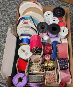 lot 334 image: LOT OF RIBBON IN ASSORTED STYLES AND SIZES AS SHOWN. NICE MIXED LOT