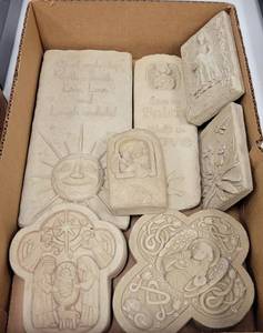 lot 364 image: LOT OF DECORATIVE STONE ART AS SHOWN.