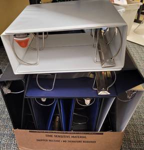 lot 373 image: (10) 3 BINDERS IN ASSORTED COLORS AS SHOWN.