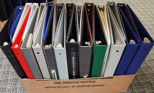 lot 374 image: (24) .75 TO 1 BINDERS IN ASSORTED COLORS AS SHOWN.