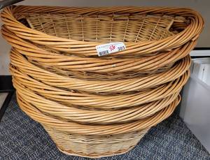 lot 385 image: (6) LARGE OVAL SHAPED BASKETS IN STYLE SHOWN. SOLD 6 X THE MONEY