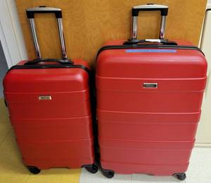 lot 387 image: (2) KENNETH COLE REACTION HARDSIDE SPINNER SUITCASES AS SHOWN. SOLD 2 X THE MONEY