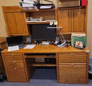 lot 411 image: WOODEN OFFICE DESK WITH HUTCH IN STYLE SHOWN. CONTENTS NOT INCLUDED