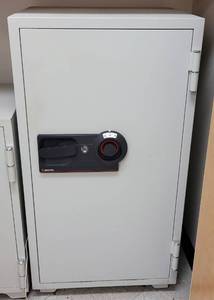 lot 5 image: LARGE SENTRY COMMERCIAL FIRE SAFE WITH COMBINATION LOCK WITH KEY AS SHOWN. FEATURES LOCKING DRAWER, 1 HR FIRE PROTECTION, MULTI-POSITION SHELF, AND 5 LIVE-LOCKING BOLTS. BUYER WILL RECEIVE COMBINATION AND KEY AT PICK UP. APPROX. 26 W x 22.5 D x 48 H.