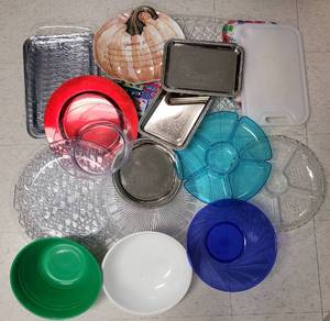 lot 454 image: LOT OF SERVING PLATTERS AND MORE AS SHOWN.