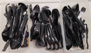 lot 480 image: LOT OF PLASTIC SERVING WARE AS SHOWN.