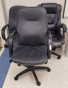 lot 486 image: (3) OFFICE CHAIRS IN STYLES SHOWN.