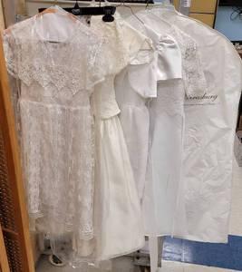 lot 493 image: LOT OF ASSORTED DRESSES AS SHOWN.