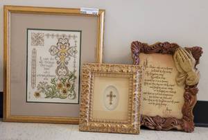lot 512 image: LOT OF RELIGIOUS THEMED FRAMES IN VARIOUS SIZES AS SHOWN.