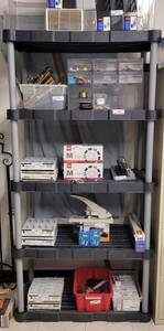 lot 520 image: RUBBERMAID 4-TIER PLASTIC SHELF UNIT AS SHOWN. CONTENTS NOT INCLUDED APPROX. 36 W x 72 H x 18 D. DELAYED PICK UP