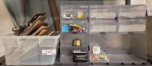 lot 522 image: PLASTIC ORGANIZER WITH CONTENTS PLUS CLIPBOARDS AS SHOWN.