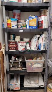 lot 538 image: 4-TIER RUBBERMAID PLASTIC SHELF UNIT AS SHOWN. CONTENTS NOT INCLUDED APPROX. 36 W x 72 H x 18 D. DELAYED PICK UP