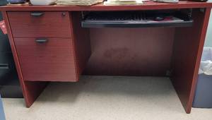 lot 422 image: WOODEN OFFICE DESK IN STYLE SHOWN. CONTENTS NOT INCLUDED