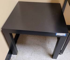 lot 562 image: SQUARED ACCENT TABLE IN STYLE SHOWN. APPROX. 21.5 W x 17.75 H x 21.5 D.