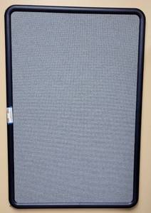 lot 669 image: BULLETIN BOARD IN STYLE SHOWN. APPROX. 3FT W x 2FT H.