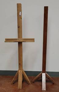 lot 726 image: LARGE WOODEN EASEL PLUS STAND AS SHOWN. APPROX. 25.5 W x 74 H x 19 D.