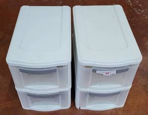 lot 730 image: (4) STERILITE STACKING DRAWERS AS SHOWN. SOLD 4 X THE MONEY