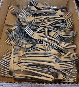 lot 734 image: (100) STAINLESS STEEL DINNER FORKS AS SHOWN.