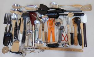 lot 740 image: MIXED LOT OF KITCHEN UTENSILS AS SHOWN. TAKE A LOOK