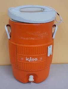 lot 751 image: IGLOO 5-GALLON PORTABLE WATER COOLER DISPENSER AS SHOWN.