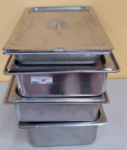 lot 755 image: (4) STAINLESS STEEL PANS WITH LIDS IN ASSORTED SIZES AS SHOWN. SOLD 4 X THE MONEY