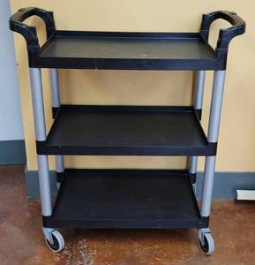lot 761 image: CAMBRO 3 LEVEL WHEELED UTILITY CART AS SHOWN. APPROX. 33 W x 16.25 D x 33.5 H.