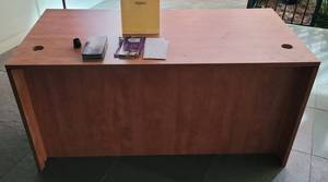 lot 777 image: OFFICE DESK IN STYLE SHOWN. APPROX. 60 W x 30 D x 29 H.
