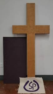 lot 800 image: LARGE CROSS, BANNER, AND MORE AS SHOWN. APPROX. 37.75 W x 79 H (CROSS)