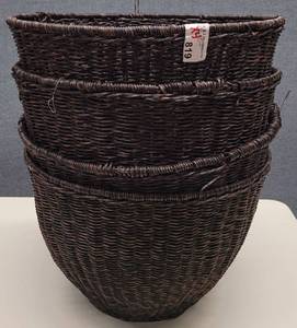 lot 819 image: (4) LARGE BASKETS IN STYLE SHOWN. EACH APPROX. 14 W x 10 H. SOLD 4 X THE MONEY