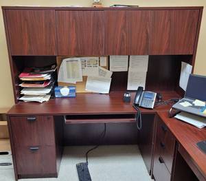 lot 858 image: OFFICE DESK WITH HUTCH IN STYLE SHOWN. APPROX. 72 W x 24 D x 66 H. CHECK IT OUT