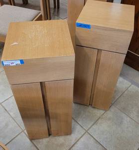 lot 853 image: (2) WOODEN COLUMNS IN STYLE SHOWN. SOLD 2 X THE MONEY