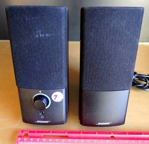 lot 7 image: BOSE Companion� 2 Series III Multimedia Speaker System - $$$