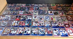 lot 21 image: LARGE LOT OF 2003 NFL FOOTBALL CARDS AS SHOWN