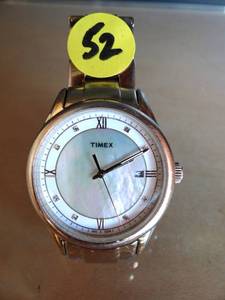 lot 52 image: NICE TIMEX MENS WATCH W STAINLESS BAND