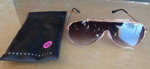 lot 53 image: QUAY AUSTRALIA MENS SUNGLASSES & STORAGE POUCH
