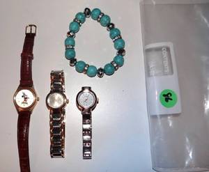 lot 86 image: LOT OF ASSORTED FEMALE WATCHES AND JADE COLOR BRACELET