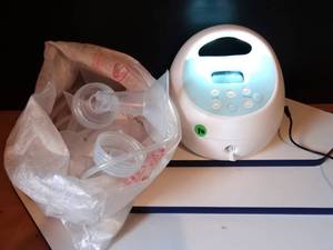 lot 90 image: Spectra S1 Plus Premier Rechargeable Double Electric Breast Pump wAttachments - $$$