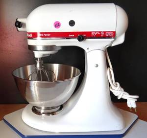 lot 122 image: KITCHENAID ULTRA POWER PROFESSIONAL MIXER WITH BOWL & ATTACHMENT - WHITE $$$