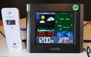 lot 139 image: La Crosse Technology Remote Monitoring Color Weather Station with LTV-TH2 - MODEL 84343