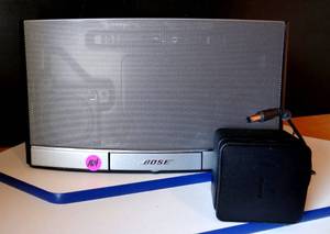 lot 164 image: Bose SoundDock Bluetooth Digital Music System