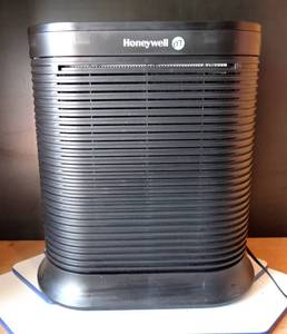 lot 177 image: Honeywell Air Purifier Allergen Remover HA202BHD HEPA Room 310 sqft - TESTED WORKS $$